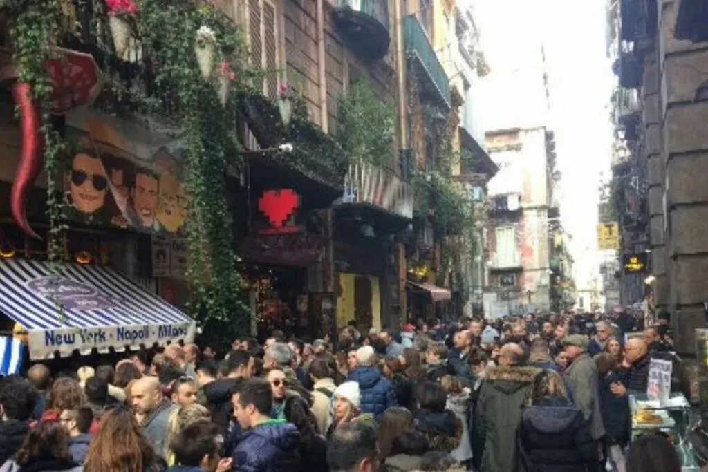 Appartamento Un Passo.....Da San Gennaro. Napoli